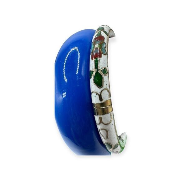 Two 2 bangle bracelets one blue and one white with blue - Picture 4 of 8